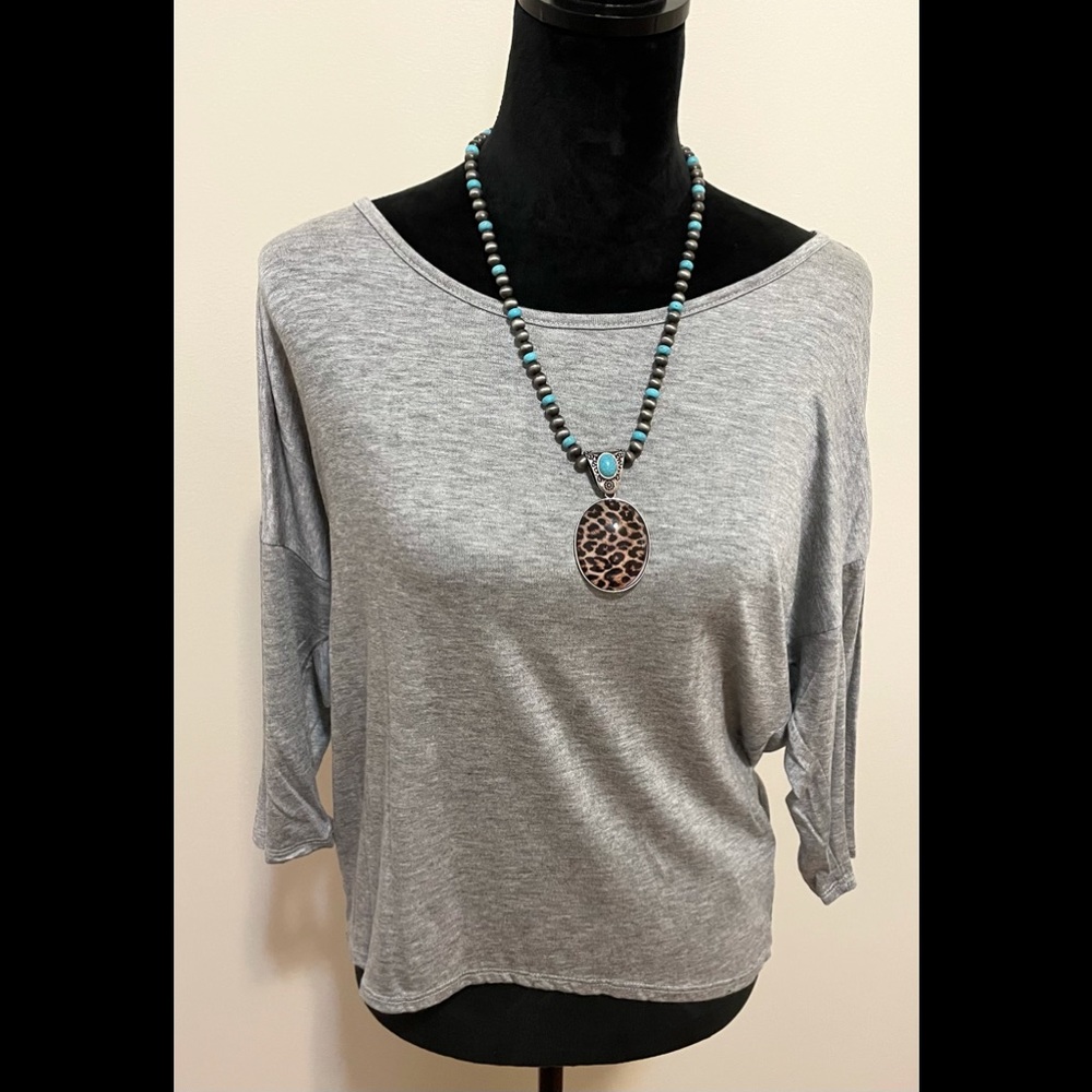 Gray Fitted Top 3/4 Sleeves Sizes Small Medium